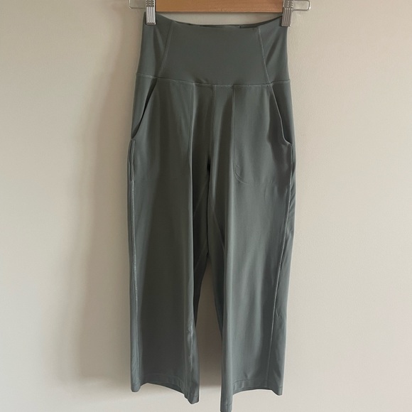 Lululemon Align Wide Leg Crop 23" Grey Sage Size 2 - Picture 5 of 10